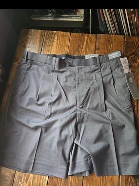 Men's Athletic Pleated Shorts - Gray nwt
